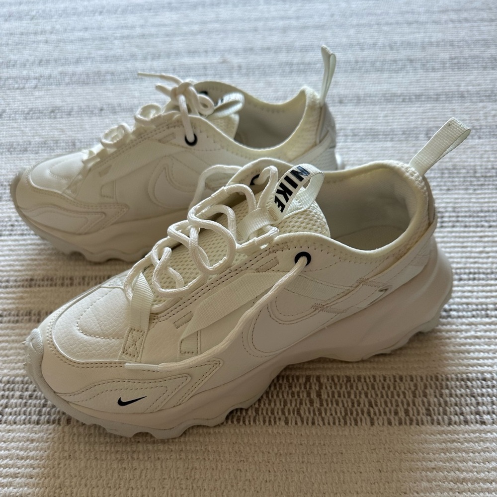 Nike TC 7900